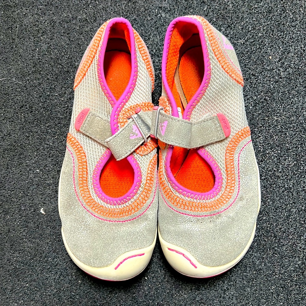 Plae shoes